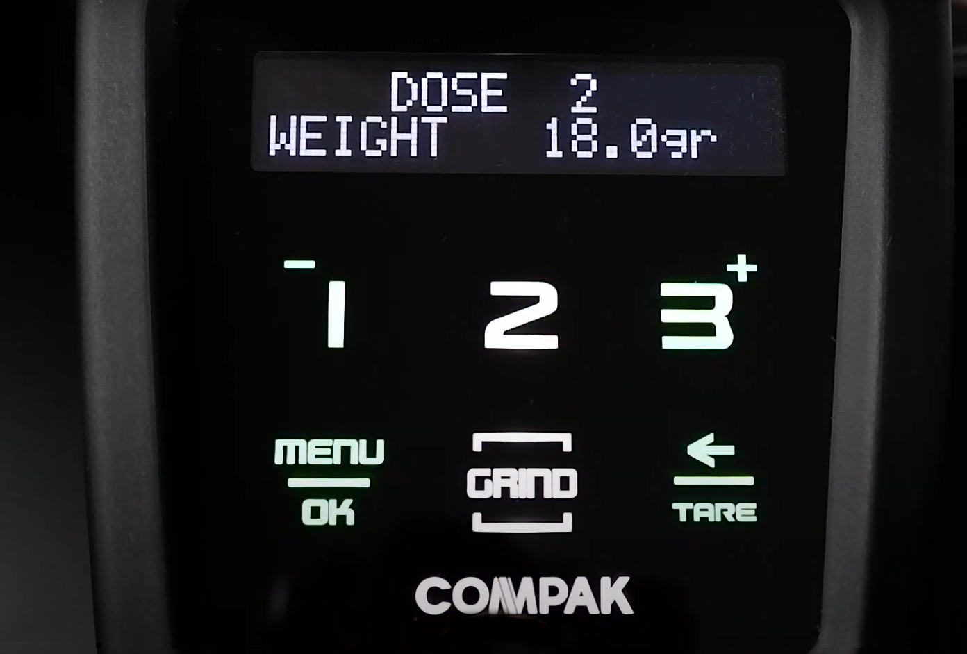 מטחנת הקפה במשקל Compak E8 OD By WEIGHT - מתצוגה